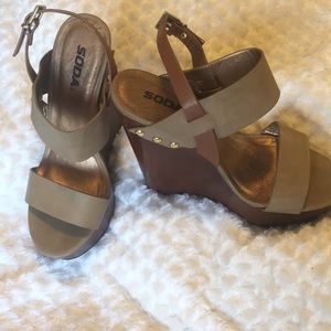 Brown/tan SODA wedges *limited time price*